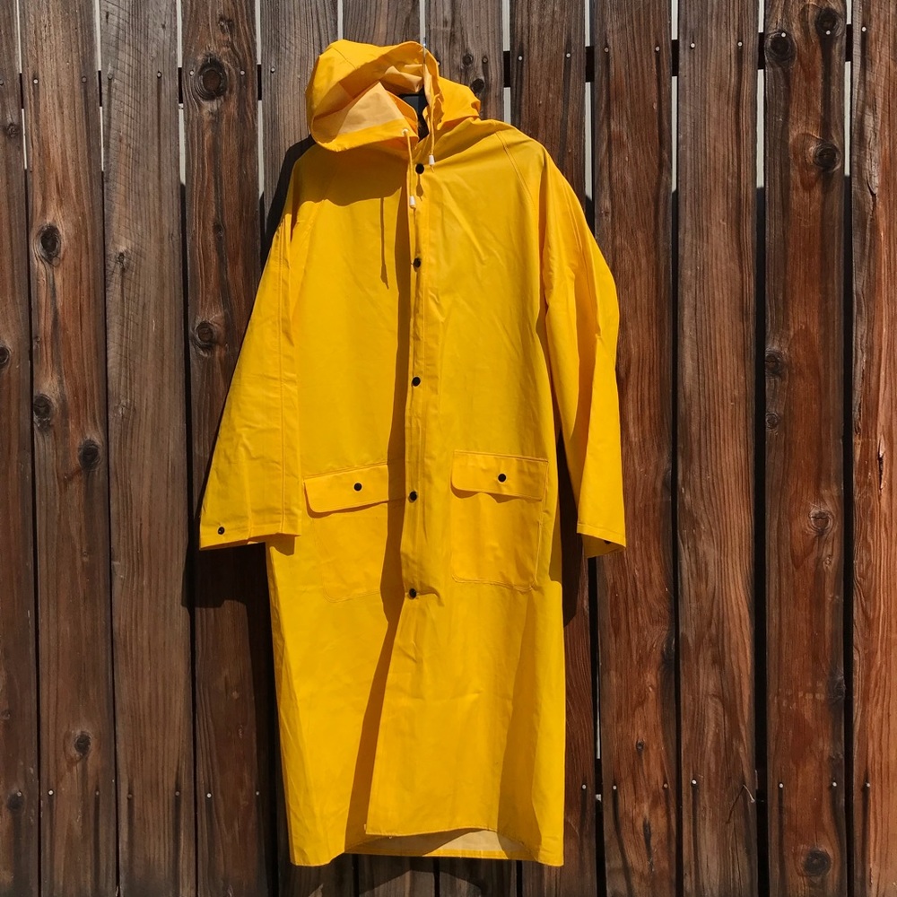 HALLOWEEN YELLOW RAINCOAT Georgie from IT Movie